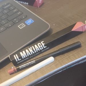 Il Makiage waterproof lipliner